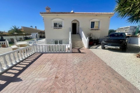 Villa for sale in La Marina, Alicante, Spain 5 bedrooms, 308 sq.m. No. 189517 - photo 23