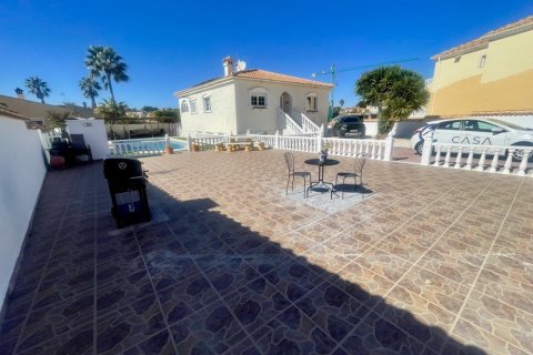 Villa for sale in La Marina, Alicante, Spain 5 bedrooms, 308 sq.m. No. 189517 - photo 3