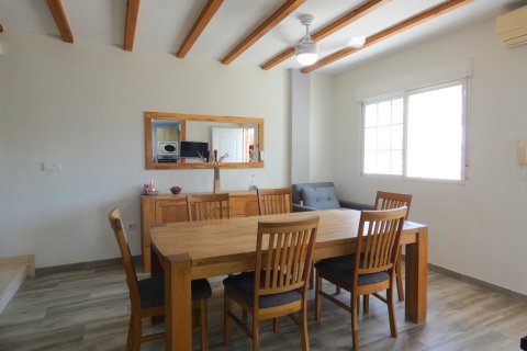 Tvåvåningslägenhet till salu i Gran Alacant, Alicante, Spanien 3 sovrum, 100 kvm. Nr. 143588 - foto 21