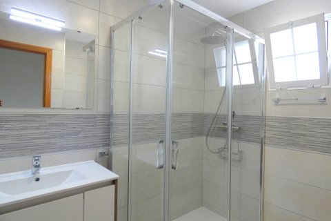 Tvåvåningslägenhet till salu i Gran Alacant, Alicante, Spanien 3 sovrum, 100 kvm. Nr. 143588 - foto 18