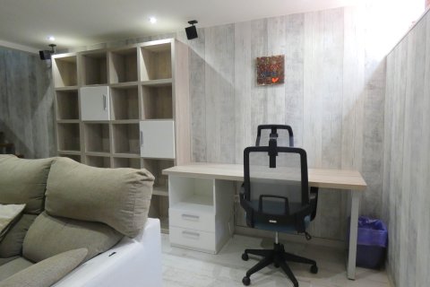 Tvåvåningslägenhet till salu i Gran Alacant, Alicante, Spanien 3 sovrum, 100 kvm. Nr. 143588 - foto 28