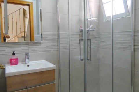 Tvåvåningslägenhet till salu i Gran Alacant, Alicante, Spanien 3 sovrum, 100 kvm. Nr. 143588 - foto 20