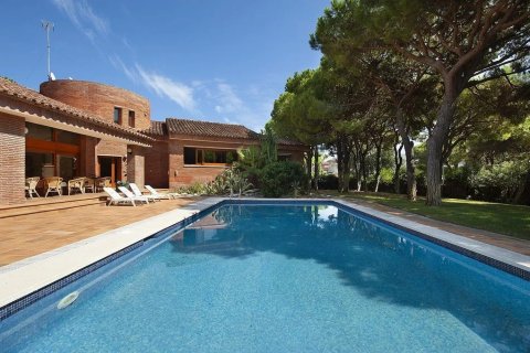 Сasa en venta en Gavà, Barcelona, España 6 dormitorios, No. 140851 - foto 5