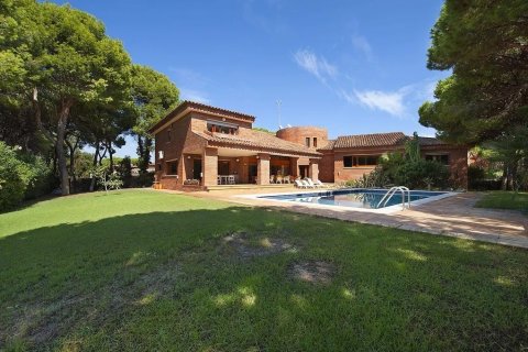 Сasa en venta en Gavà, Barcelona, España 6 dormitorios, No. 140851 - foto 4