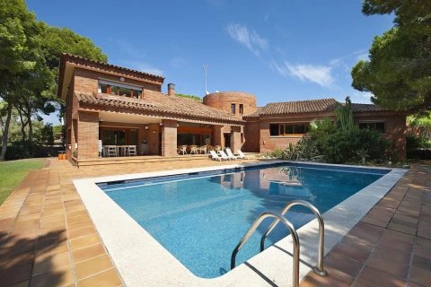 Сasa en venta en Gavà, Barcelona, España 6 dormitorios, No. 140851 - foto 1
