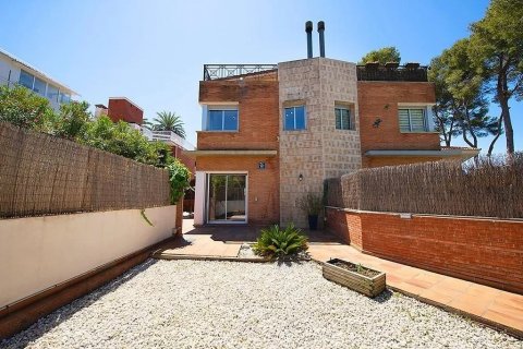 Продажа таухауса в Кастельдефельс, Барселона, Испания 4 спальни,  №140854 - фото 6