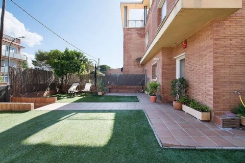 Townhouse à vendre à Castelldefels, Barcelona, Espagne, 4 chambres, No. 140853 - photo 1
