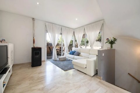 Townhouse à vendre à Castelldefels, Barcelona, Espagne, 4 chambres, No. 140853 - photo 3