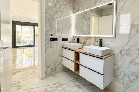 Villa en venta en Los Balcones, Alicante, España 4 dormitorios, 337 m2 No. 140635 - foto 29