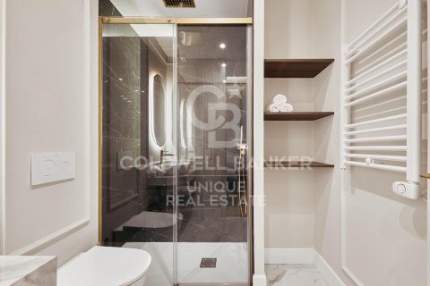Huoneisto myytävänä Madrid, Espanja, 3 makuuhuonetta, 117 m2 No. 158317 - kuva 25