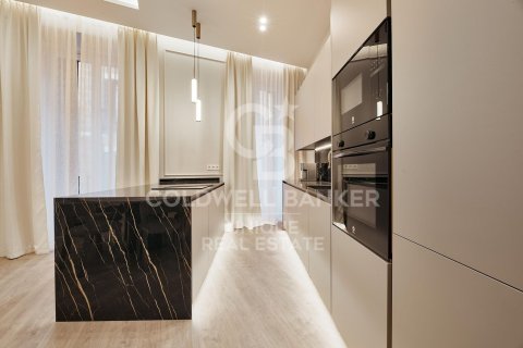 Huoneisto myytävänä Madrid, Espanja, 3 makuuhuonetta, 117 m2 No. 158317 - kuva 13
