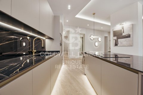 Huoneisto myytävänä Madrid, Espanja, 3 makuuhuonetta, 117 m2 No. 158317 - kuva 12