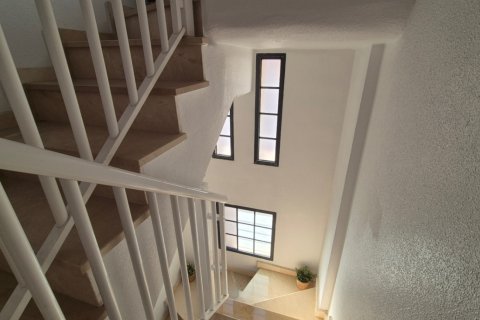 Kaupunkipientalo myytävänä Torrevieja, Alicante, Espanja, 3 makuuhuonetta, 91 m2 No. 144022 - kuva 7