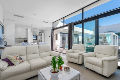 Villa till salu i Calasparra, Murcia, Spanien 3 sovrum, 135 kvm. Nr. 144025 - foto 2