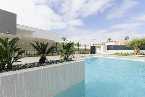 Villa till salu Campoamor, Alicante, Spanien 4 sovrum, 157 kvm. Nr. 116538 - foto 14