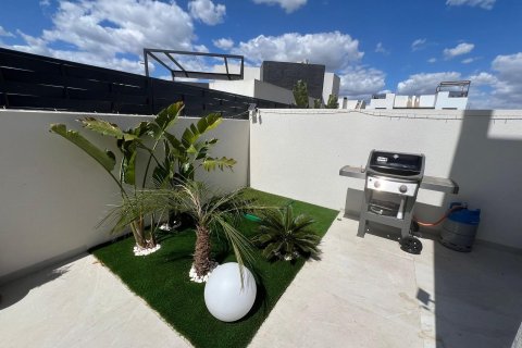 Продажа виллы в Бенихофар, Аликанте, Испания 2 спальни, 110м2 №168865 - фото 10