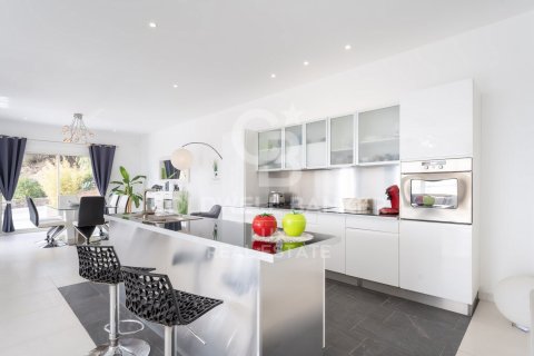 Villa zum Verkauf in Roses, Girona, Spanien 5 Schlafzimmer, 240 m2 Nr. 158588 - Foto 8