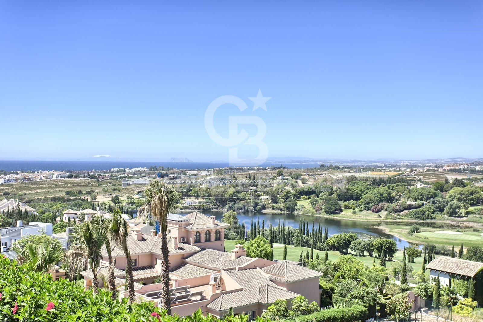 Villa i Benahavis, Malaga, Spanien 4 sovrum, 464 kvm. Nr. 158591