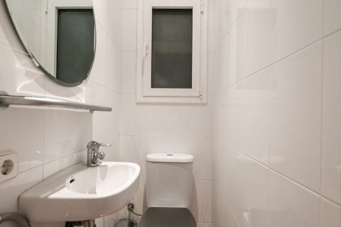 Lägenhet till salu i Barcelona, Spanien 3 sovrum, 79 kvm. Nr. 160786 - foto 18