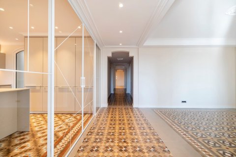 Lägenhet till salu i Barcelona, Spanien 3 sovrum, 183 kvm. Nr. 160774 - foto 21