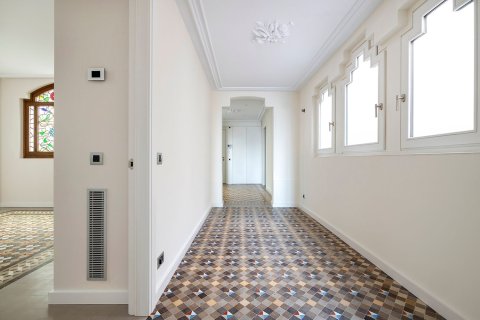 Lägenhet till salu i Barcelona, Spanien 3 sovrum, 183 kvm. Nr. 160774 - foto 23