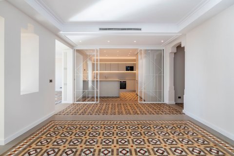 Lägenhet till salu i Barcelona, Spanien 3 sovrum, 183 kvm. Nr. 160774 - foto 16