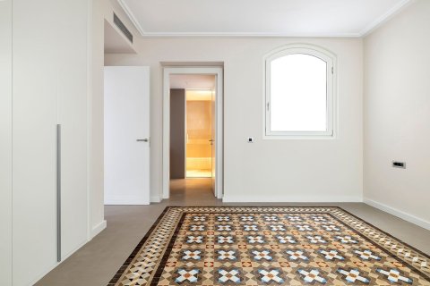 Lägenhet till salu i Barcelona, Spanien 3 sovrum, 183 kvm. Nr. 160774 - foto 26