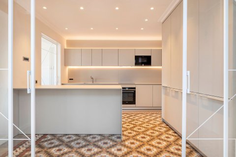 Lägenhet till salu i Barcelona, Spanien 3 sovrum, 183 kvm. Nr. 160774 - foto 17