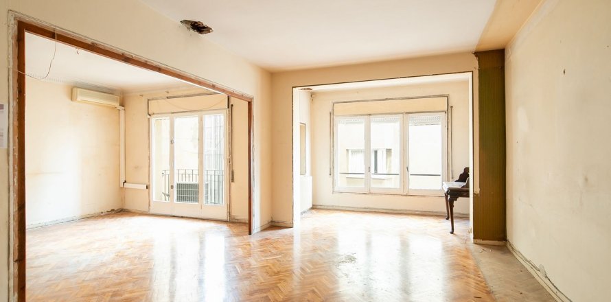 Lägenhet i Barcelona, Spanien 5 sovrum, 188 kvm. Nr. 160785