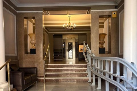 Lägenhet till salu i Barcelona, Spanien 5 sovrum, 188 kvm. Nr. 160785 - foto 13