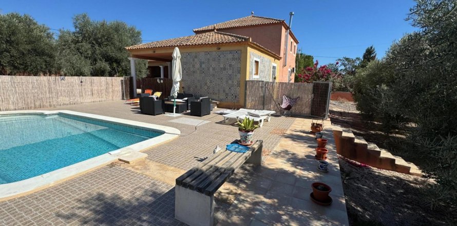 Finca en Albatera, Alicante, España 6 dormitorios, 226 m2 No. 160666