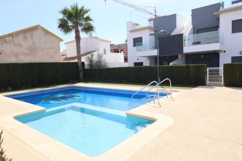 Bungalow in Pilar de la Horadada, Alicante, Spanien 2 Schlafzimmer, 70 m2 Nr. 160665