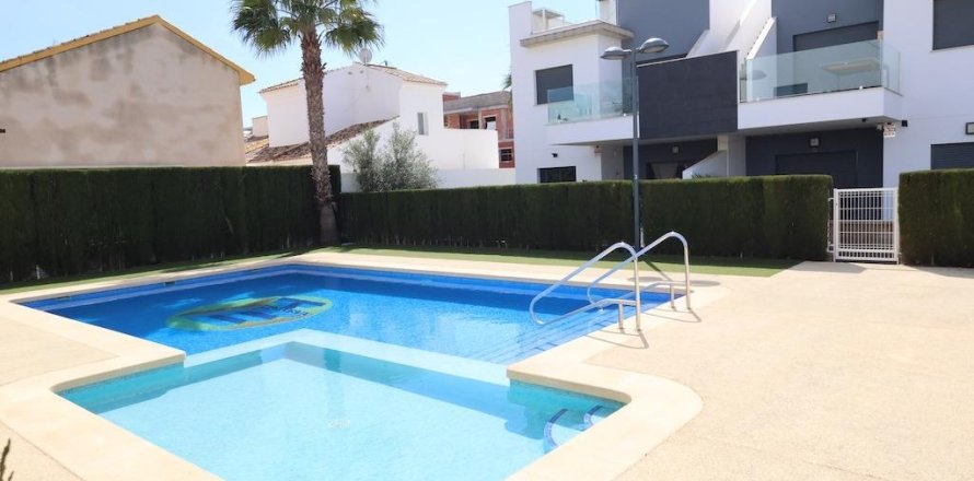 Bungalow in Pilar de la Horadada, Alicante, Spanien 2 Schlafzimmer, 70 m2 Nr. 160665