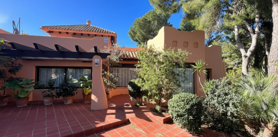 Proprietà commerciale a Santa Ponsa, Mallorca, Spagna 3 camere da letto, 209 mq. N° 150121