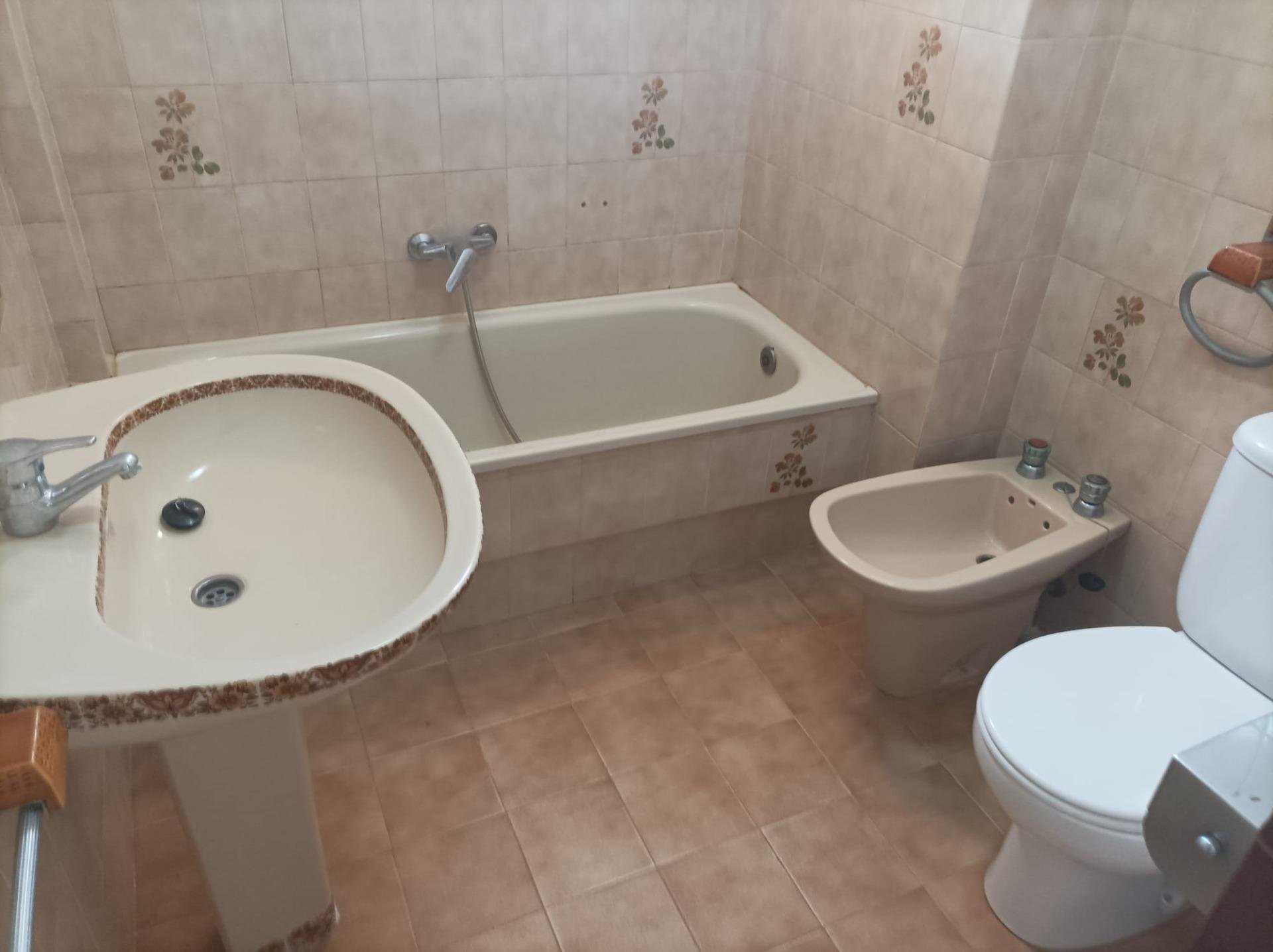 Appartamento a Guardamar del Segura, Alicante, Spagna 3 camere da letto, 107 mq. N° 78948
