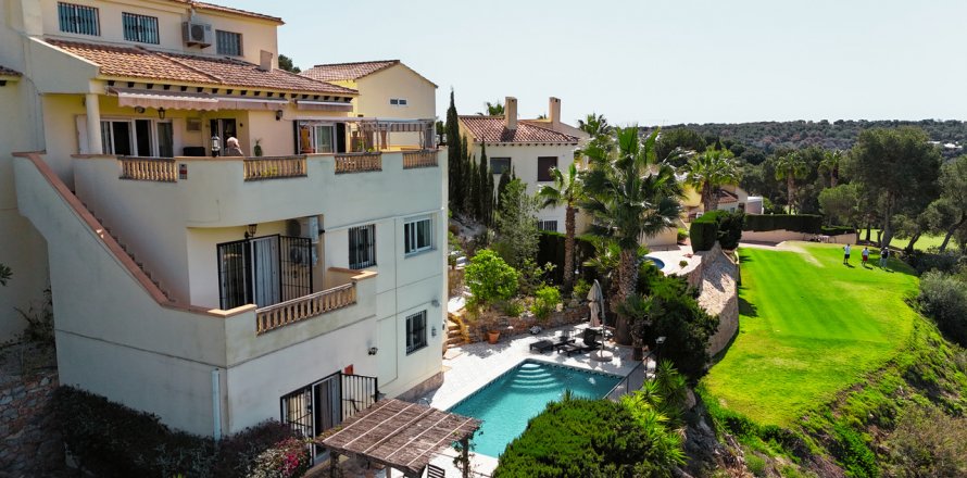 Villa Alicante, Spanien 5 Schlafzimmer, 214 m2 Nr. 119738