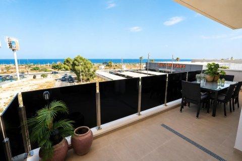 Apartment à vendre à Torrevieja, Alicante, Espagne, 3 chambres, 116 m2 No. 193015 - photo 3