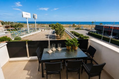 Apartment à Torrevieja, Alicante, Espagne 3 chambres, 116 m2 No. 193015