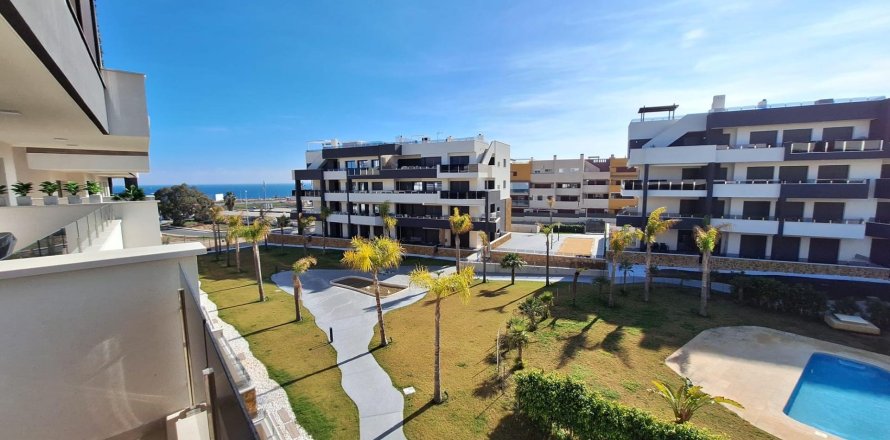 Apartment à Torrevieja, Alicante, Espagne 2 chambres, 76 m2 No. 193012