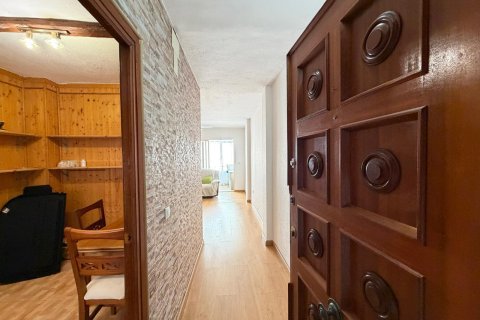 Apartamento en venta en Torrevieja, Alicante, España 2 dormitorios, 79 m2 No. 193011 - foto 2