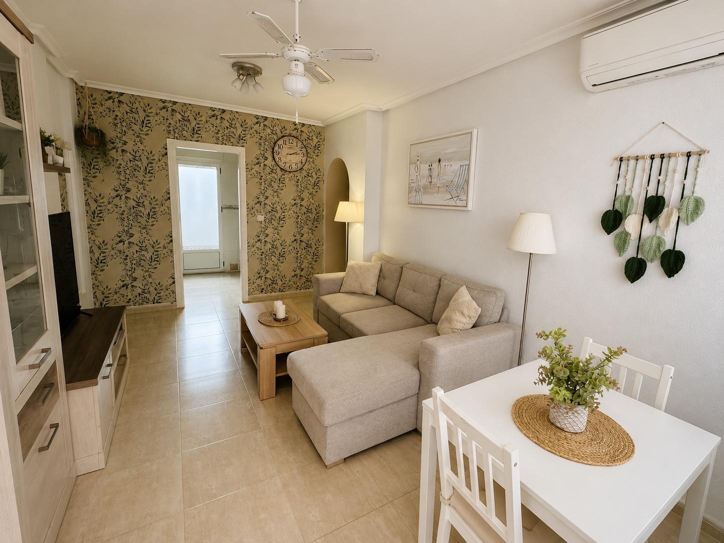 Bungalow en Los Altos, Alicante, España 2 dormitorios, 82 m2 No. 193016