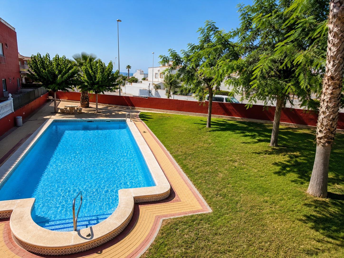 Bungalow en Los Altos, Alicante, España 2 dormitorios, 82 m2 No. 193016