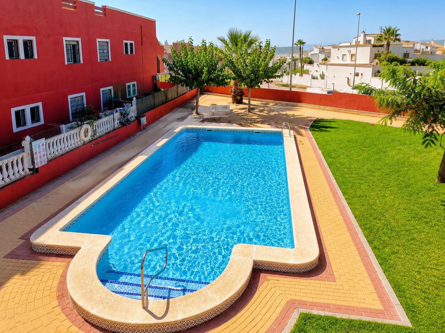 Bungalow en Los Altos, Alicante, España 2 dormitorios, 82 m2 No. 193016