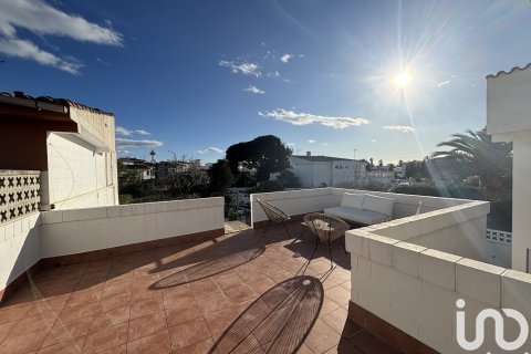 Dom w Empuriabrava, Girona, Hiszpania 3 sypialnie, 166 mkw. nr 153661 – zdjęcie 25