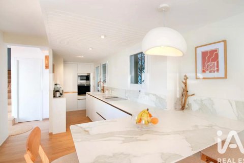 Dom w Empuriabrava, Girona, Hiszpania 3 sypialnie, 166 mkw. nr 153661 – zdjęcie 9