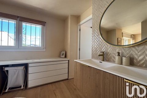 Dom w Empuriabrava, Girona, Hiszpania 3 sypialnie, 166 mkw. nr 153661 – zdjęcie 20