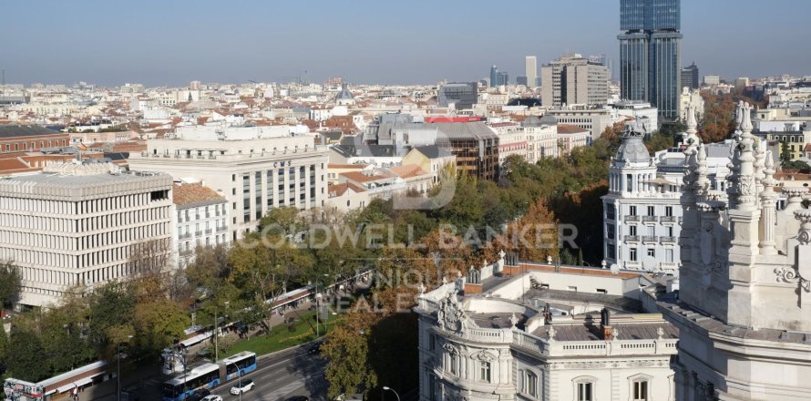 Apartamento en Madrid, España 3 dormitorios, 132 m2 No. 156911