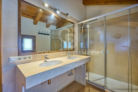 House for sale in Girona, Spain 4 bedrooms, 330 sq.m. No. 156912 - photo 24