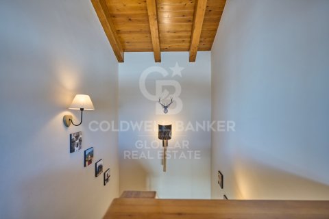 House for sale in Girona, Spain 4 bedrooms, 330 sq.m. No. 156912 - photo 21