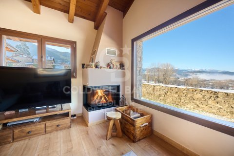 House for sale in Girona, Spain 4 bedrooms, 330 sq.m. No. 156912 - photo 8
